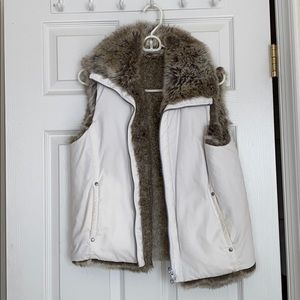 Reversible faux fur white jacket